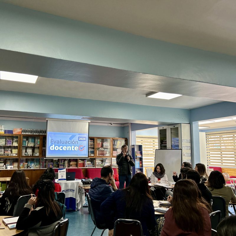 Docentes en una jornada de capacitación CADESEM sobre evaluación docente